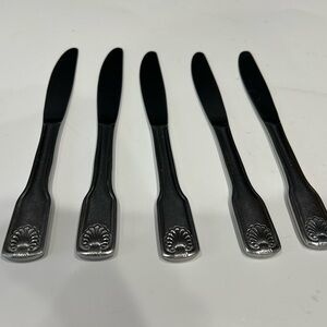 LOT Of 5 SHELL MOTIF PLACE KNIVES